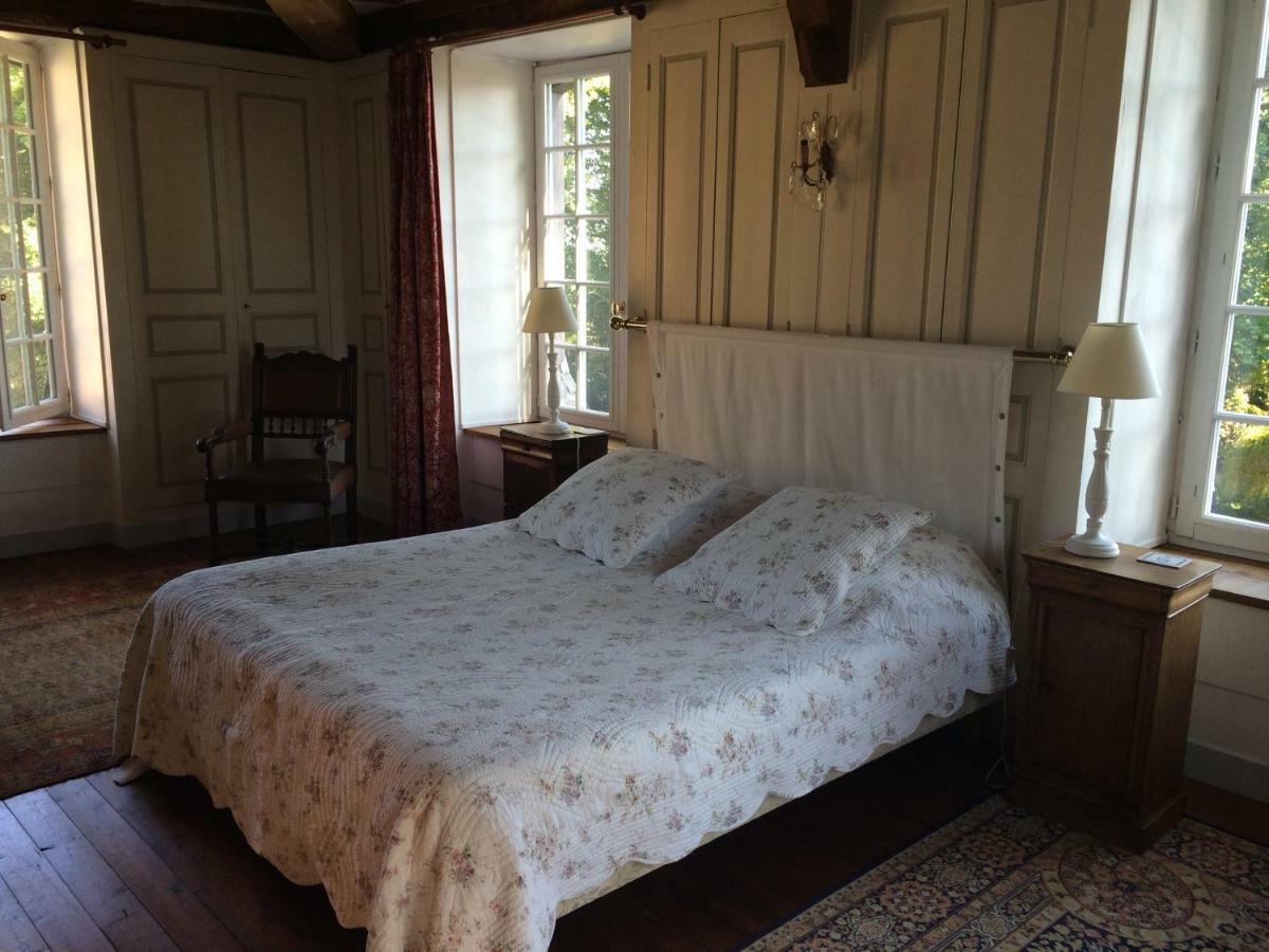 Chateau De Fleury La Foret Igoville Exterior photo